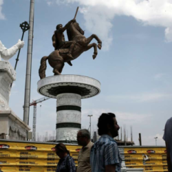 Η «διασωληνωμένη» Συμφωνία των Πρεσπών και το κράτος «μπανανία» που βρίσκεται βορείως της Μακεδονίας μας